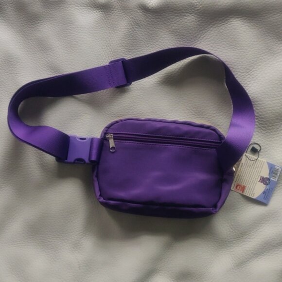 Belt Bag with 'Owl Chick' embroidered design by Douglas Horne, Coast Salish - Picture 2 of 3